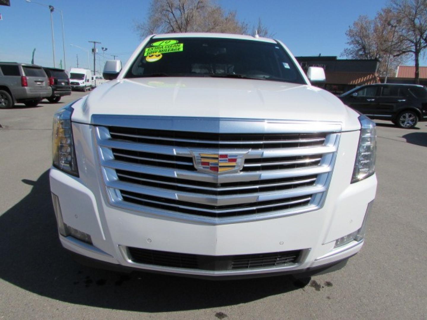 2019 White /Gray Leather Cadillac Escalade Platinum (1GYS4DKJXKR) with an 6.2L Ecotec gasoline engine, 8 speed automatic transmission, located at 4562 State Avenue, Billings, MT, 59101, (406) 896-9833, 45.769516, -108.526772 - 2019 Cadillac Escalade Platinum 4WD - Low miles - One owner! 6.2L V8 OHV 16V FFV Engine - 10 Speed Automatic Transmission - 4WD - 59,092 miles - One owner Platinum package - Dual zone climate control - power tilt and telescoping steering wheel - adaptive cruise control - Bose touchscreen audio - Photo#5